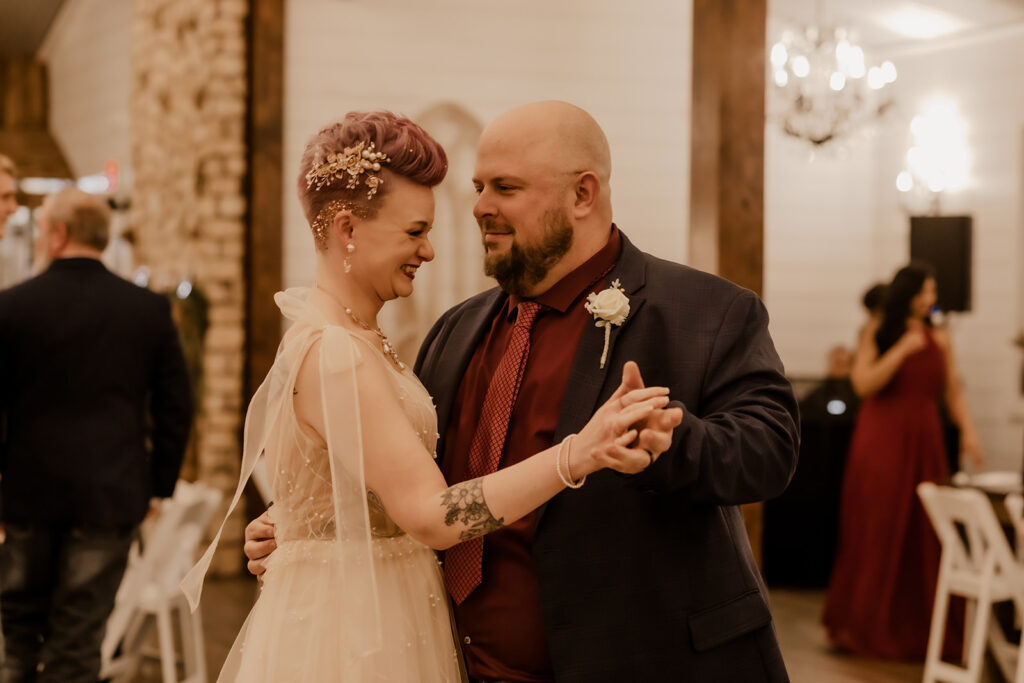 bride and groom first dance 