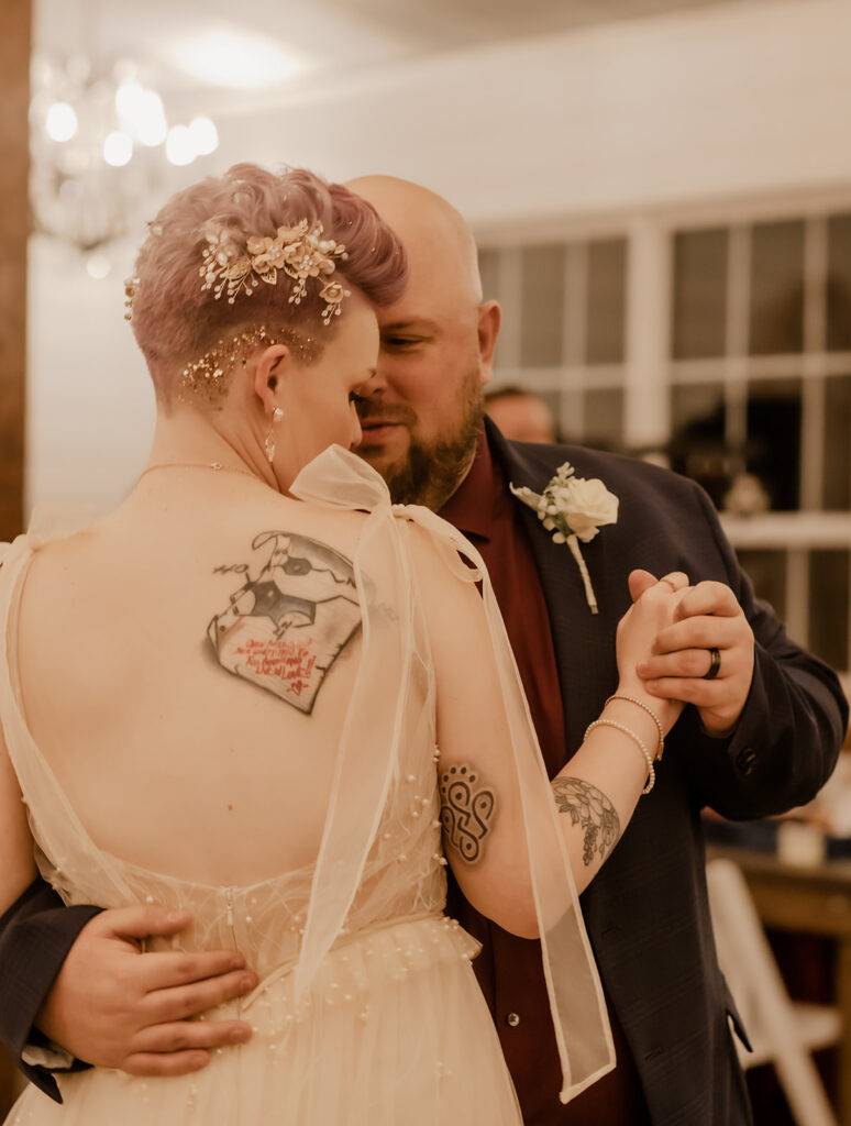 wedding dance bride and groom 