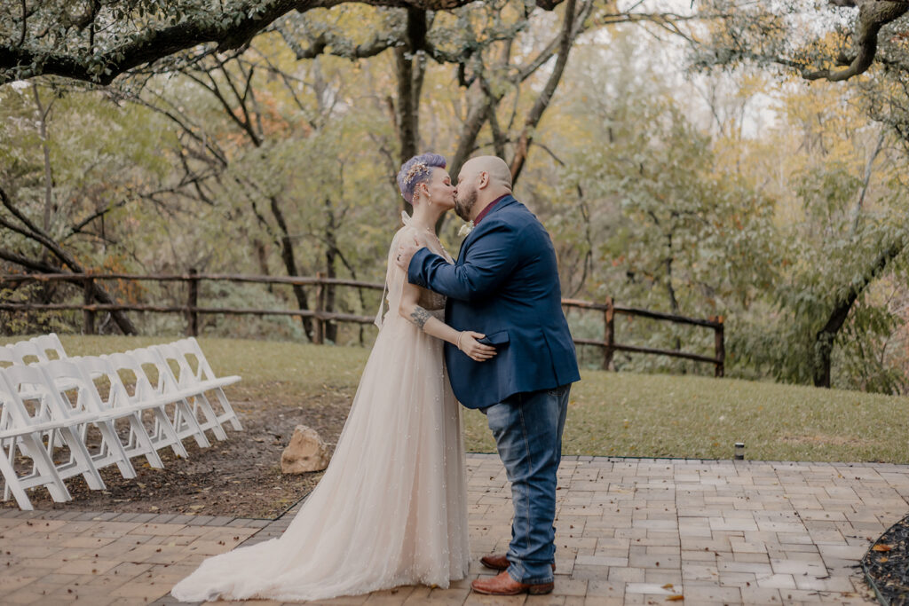 bride and groom kissing 